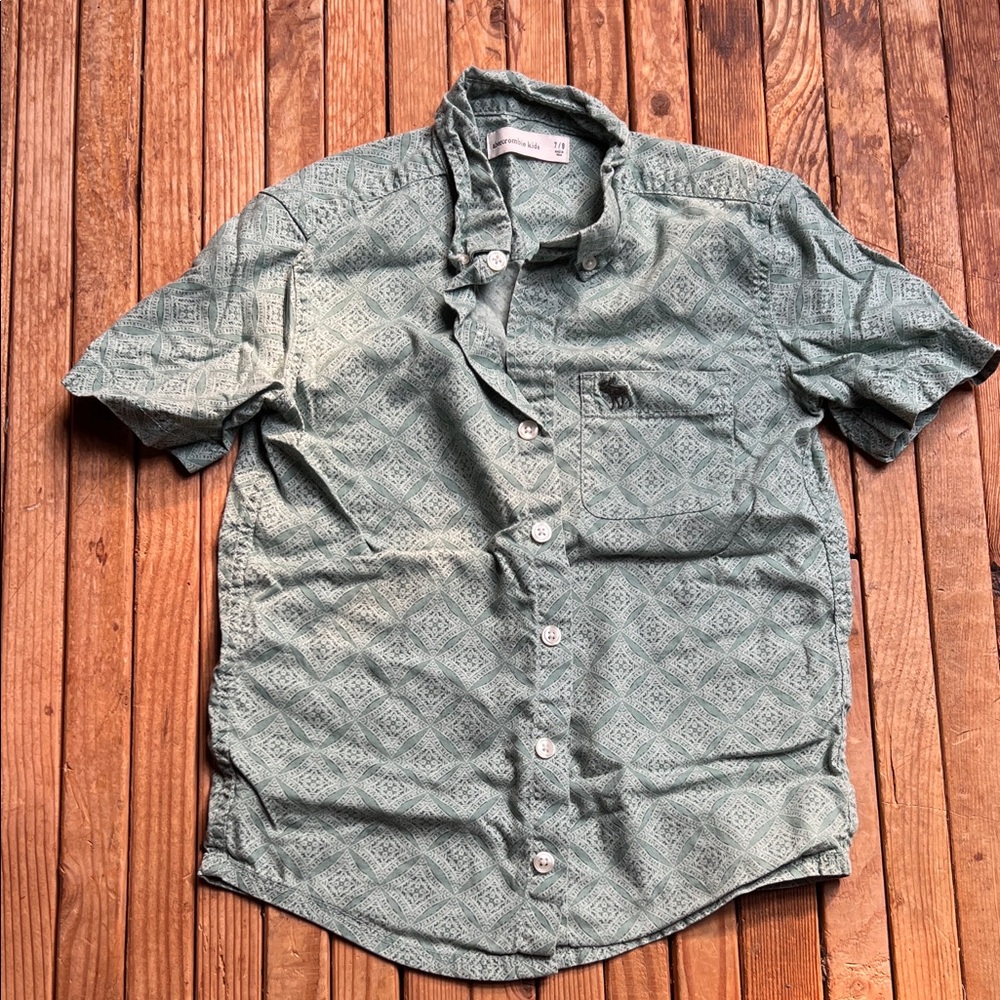 abercrombie kids Green Patterned Short-Sleeve Button-Down Shirt
